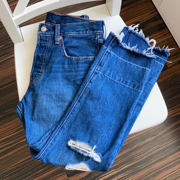 Levi's Denim - SOLD - LIKE NEW Levi’s 501 Distressed Raw Hem Crop Jeans